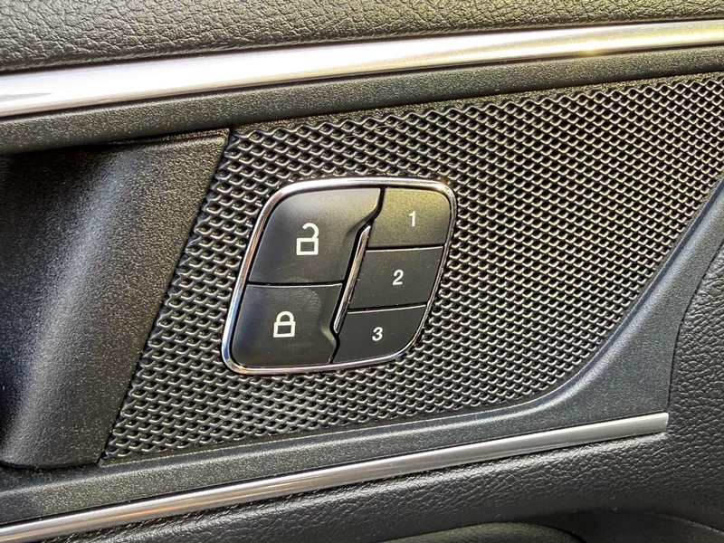 Ford Edge Vehicle Full-screen Gallery Image 17