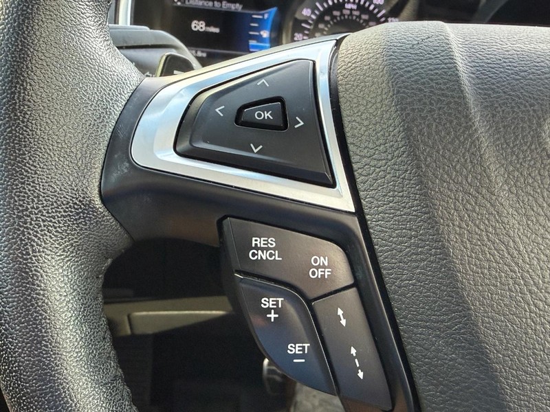 Ford Edge Vehicle Full-screen Gallery Image 19