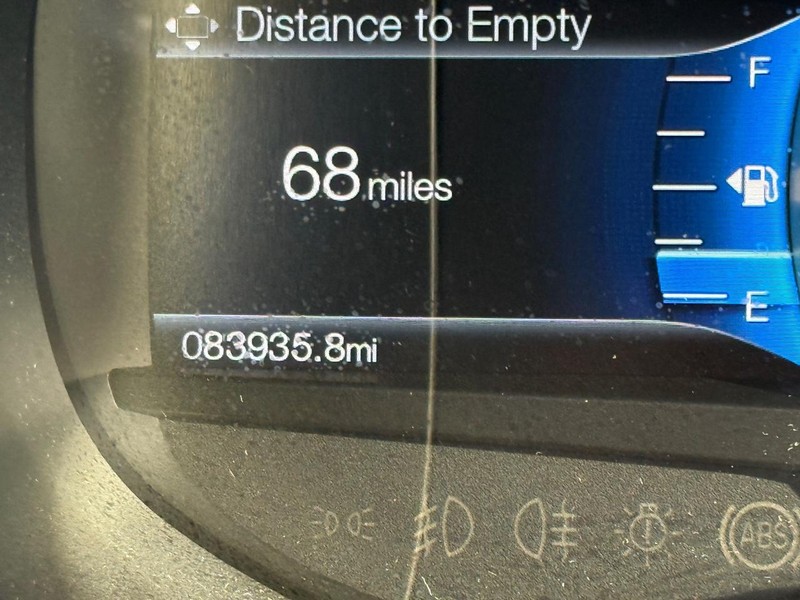 Ford Edge Vehicle Full-screen Gallery Image 22