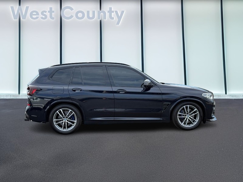 BMW X3 Vehicle Full-screen Gallery Image 02