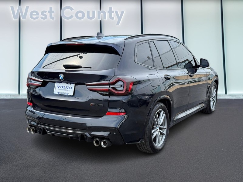 BMW X3 Vehicle Full-screen Gallery Image 03