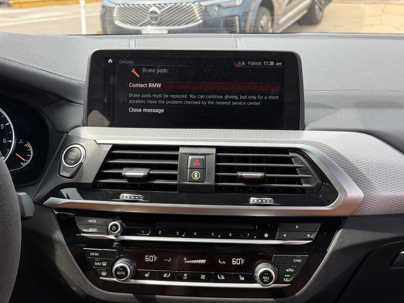 BMW X3 Vehicle Full-screen Gallery Image 14