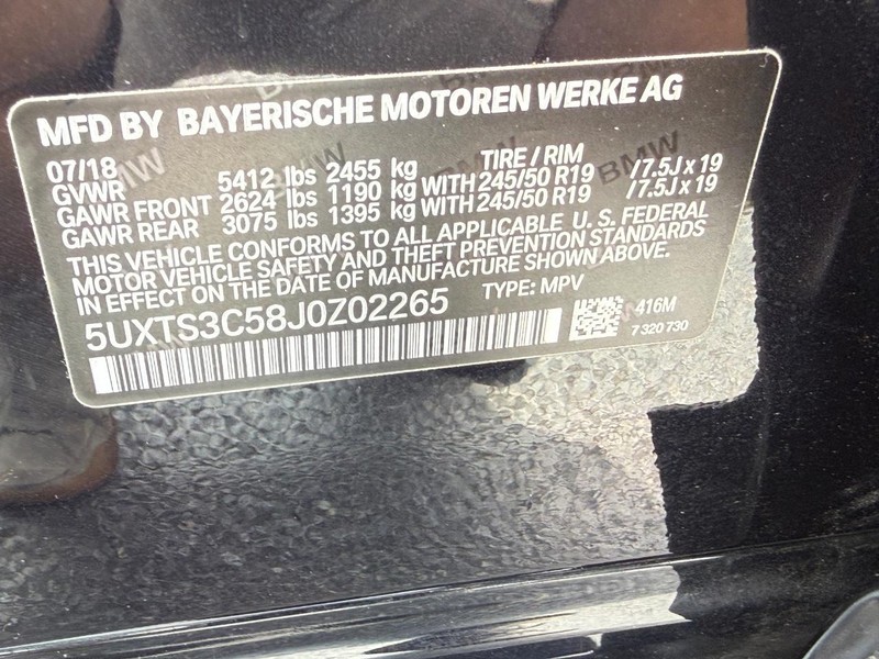 BMW X3 Vehicle Full-screen Gallery Image 24
