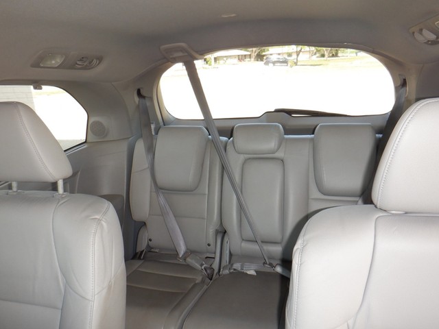Honda Odyssey Vehicle Full-screen Gallery Image 06