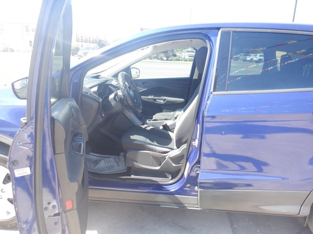 Ford Escape Vehicle Full-screen Gallery Image 03