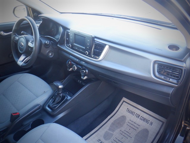 Kia Rio Vehicle Full-screen Gallery Image 07