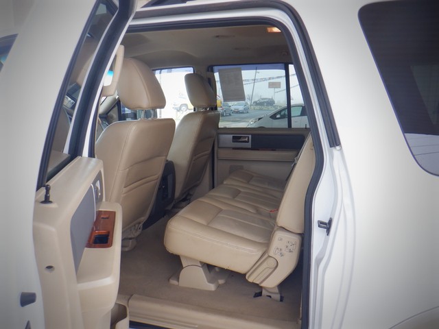 Ford Expedition EL Vehicle Full-screen Gallery Image 05
