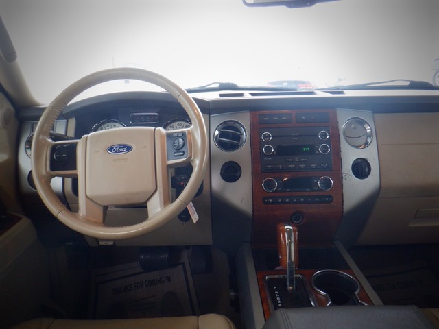 Ford Expedition EL Vehicle Full-screen Gallery Image 07