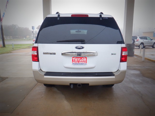 Ford Expedition EL Vehicle Full-screen Gallery Image 09