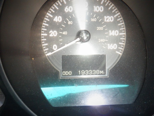 Lexus GS 350 Vehicle Full-screen Gallery Image 04