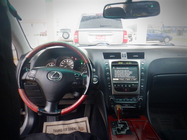 Lexus GS 350 Vehicle Full-screen Gallery Image 06