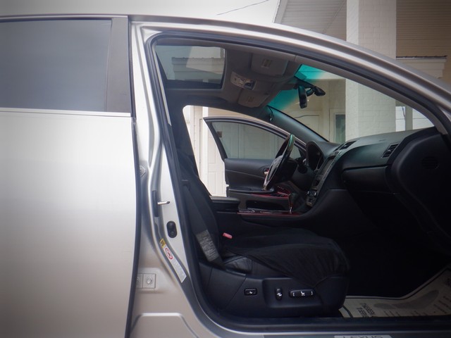 Lexus GS 350 Vehicle Full-screen Gallery Image 09