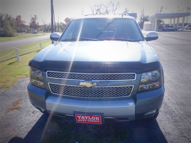 more details - chevrolet tahoe