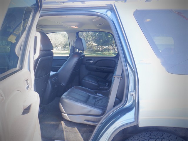 Chevrolet Tahoe Vehicle Full-screen Gallery Image 05