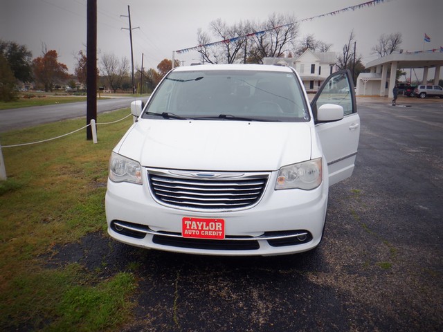 more details - chrysler town & country