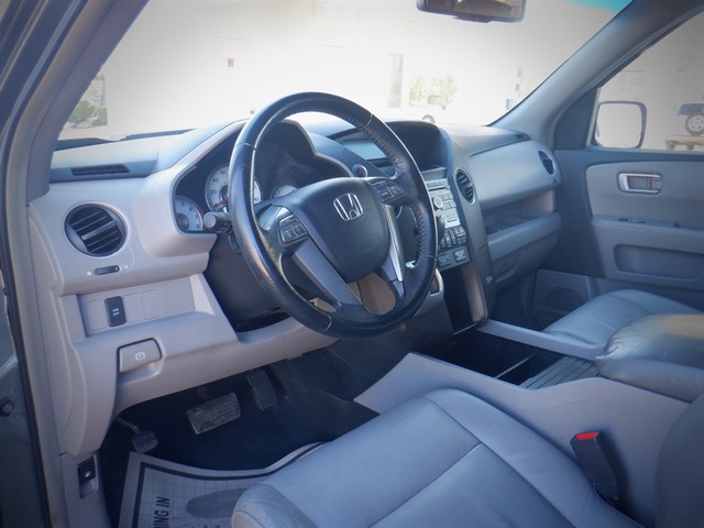 Honda Pilot Vehicle Full-screen Gallery Image 15