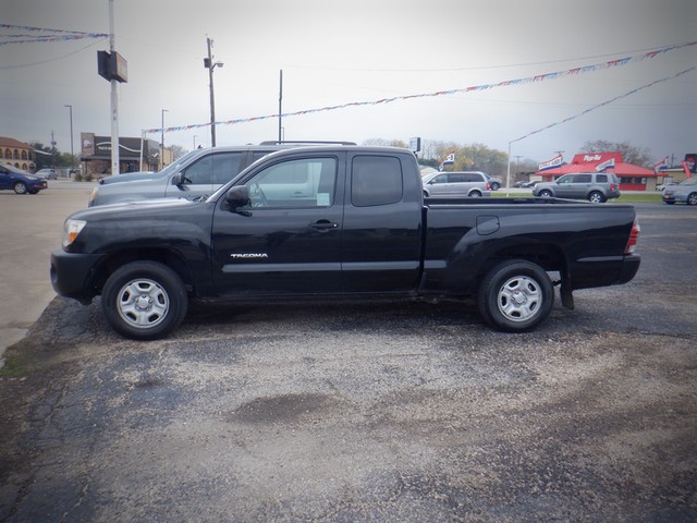 Toyota Tacoma Vehicle Full-screen Gallery Image 03