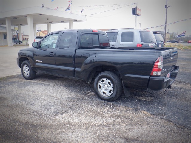 Toyota Tacoma Vehicle Full-screen Gallery Image 04