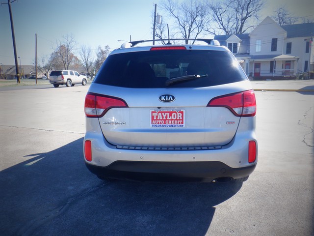 Kia Sorento Vehicle Full-screen Gallery Image 04