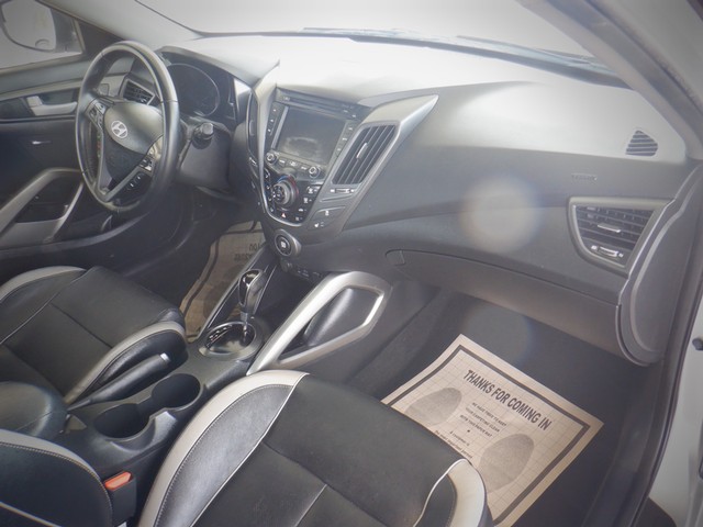 Hyundai Veloster Vehicle Full-screen Gallery Image 08