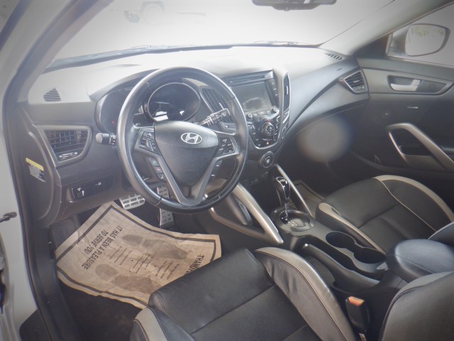 Hyundai Veloster Vehicle Full-screen Gallery Image 12