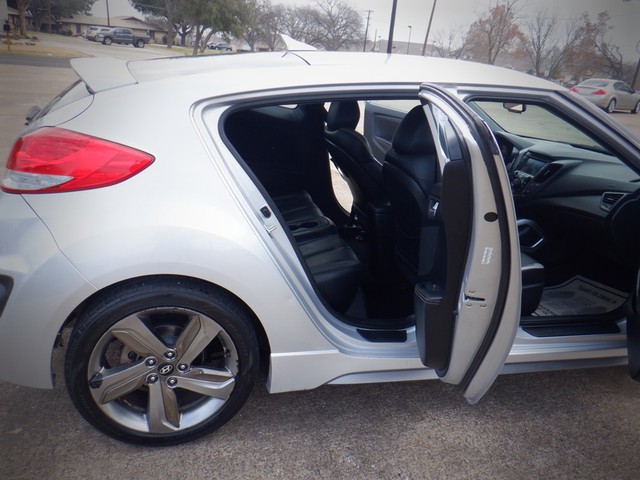 Hyundai Veloster Vehicle Full-screen Gallery Image 19