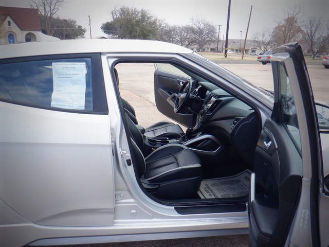 Hyundai Veloster Vehicle Full-screen Gallery Image 22