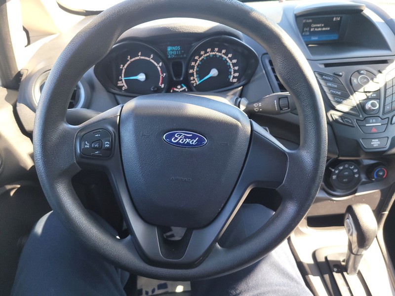 Ford Fiesta Sedan Vehicle Image 12