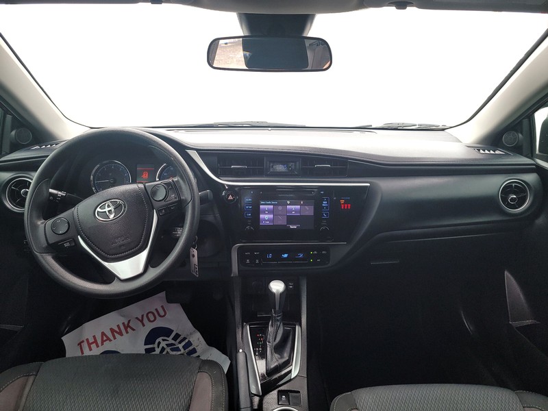 Toyota Corolla Vehicle Image 15