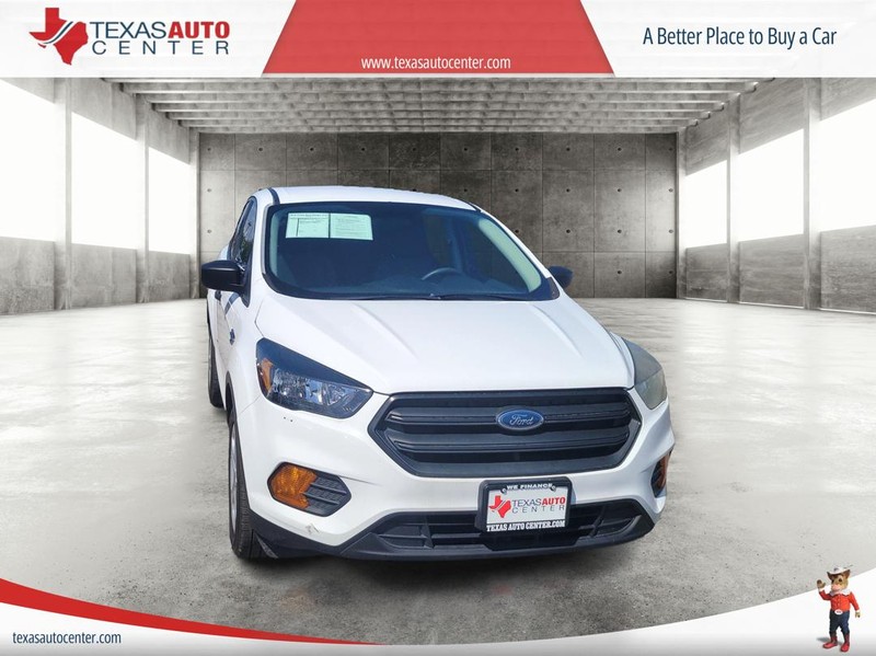 Ford Escape Vehicle Full-screen Gallery Image 3