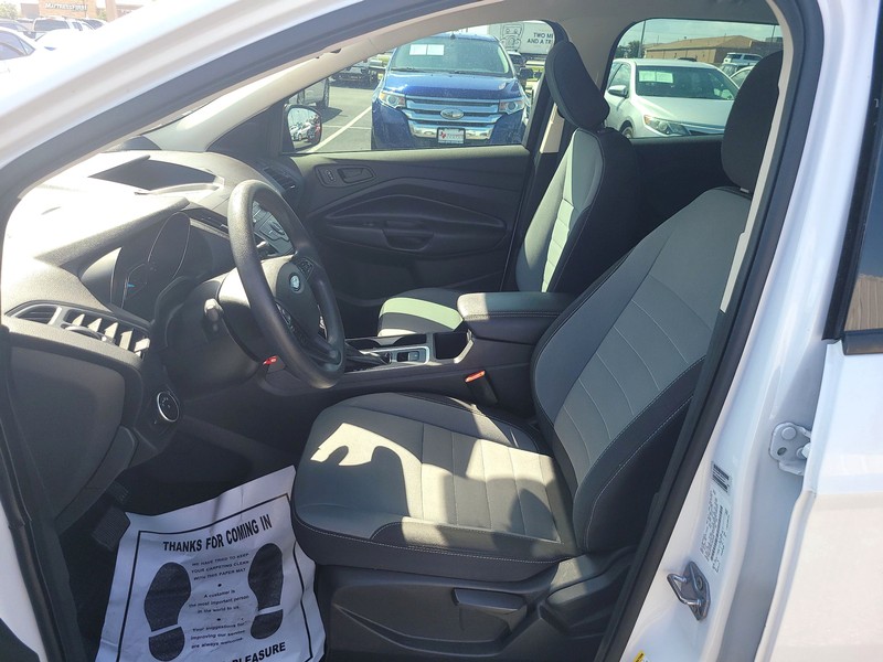 Ford Escape Vehicle Full-screen Gallery Image 9