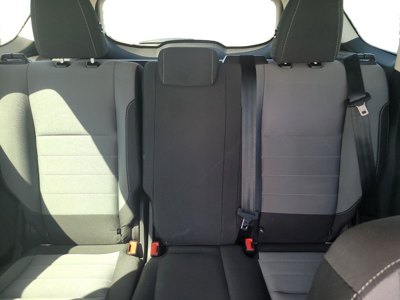 Ford Escape Vehicle Full-screen Gallery Image 13