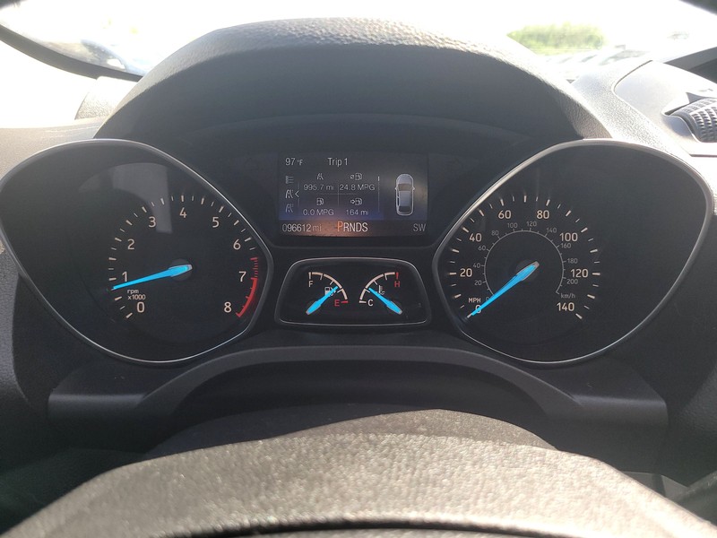 Ford Escape Vehicle Full-screen Gallery Image 14