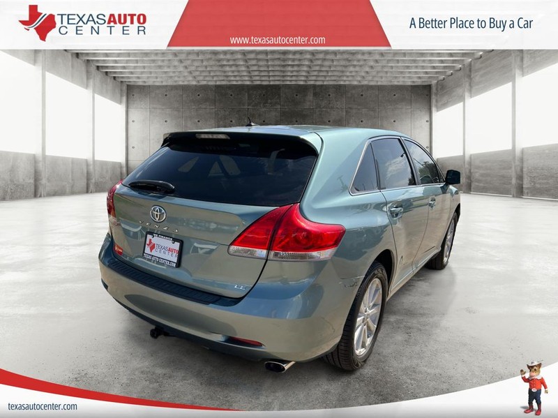 Toyota Venza Vehicle Full-screen Gallery Image 02