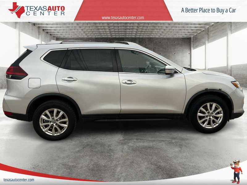 Nissan Rogue Vehicle Full-screen Gallery Image 04