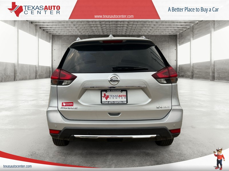 Nissan Rogue Vehicle Full-screen Gallery Image 06