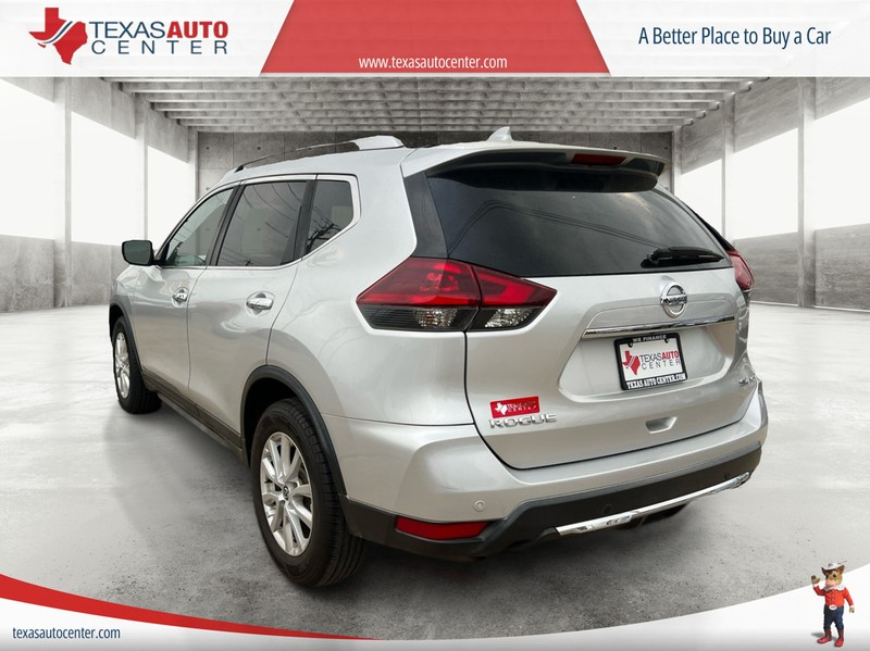 Nissan Rogue Vehicle Full-screen Gallery Image 08