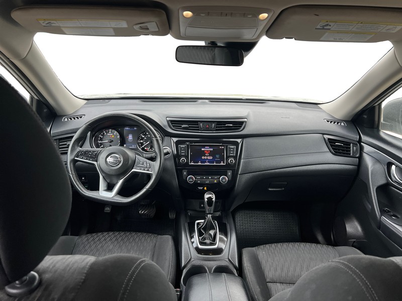 Nissan Rogue Vehicle Full-screen Gallery Image 15