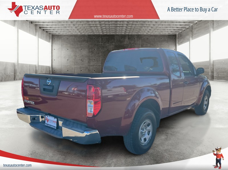 Nissan Frontier Vehicle Full-screen Gallery Image 5