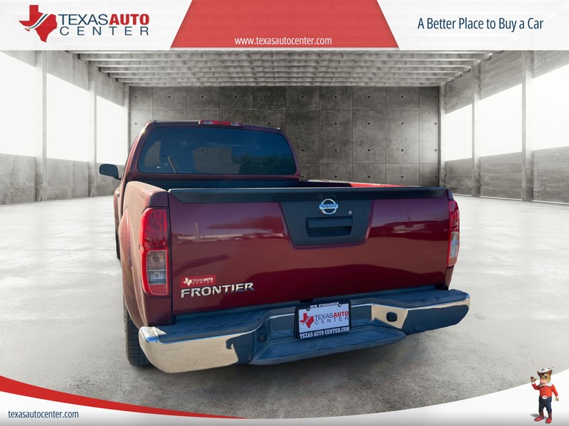 Nissan Frontier Vehicle Full-screen Gallery Image 6
