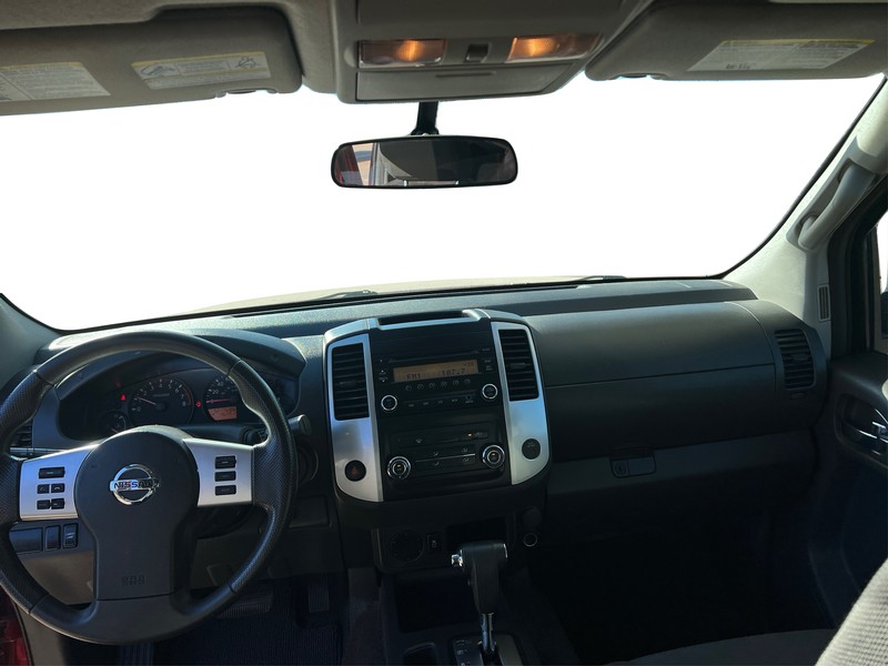 Nissan Frontier Vehicle Full-screen Gallery Image 13