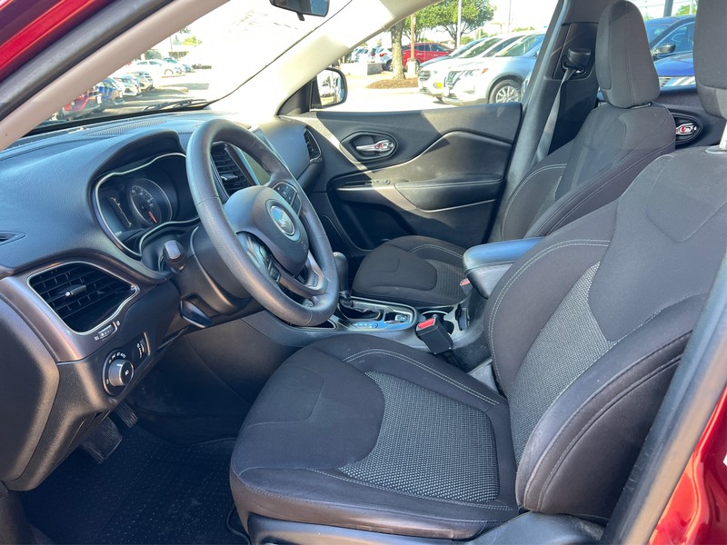 Jeep Cherokee Vehicle Full-screen Gallery Image 6