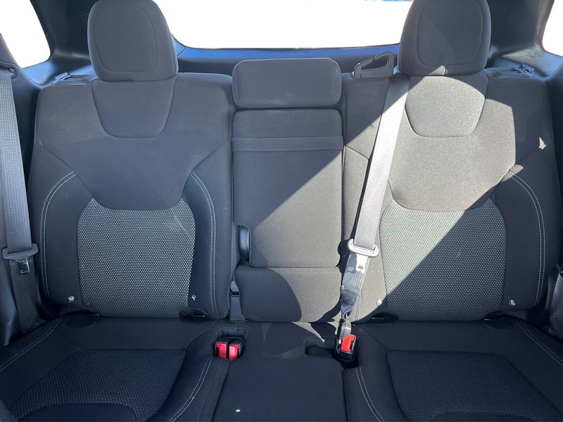 Jeep Cherokee Vehicle Full-screen Gallery Image 10