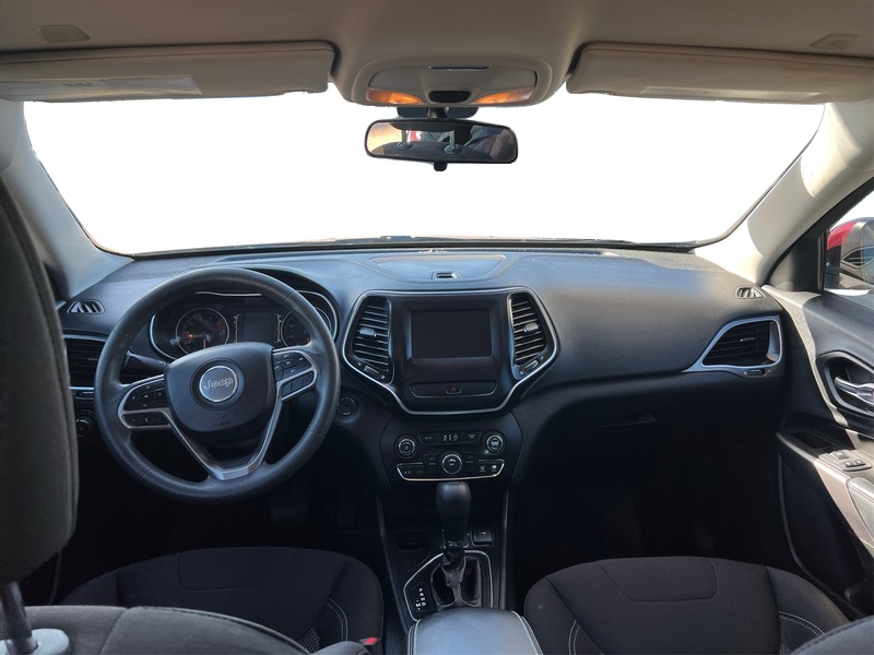 Jeep Cherokee Vehicle Full-screen Gallery Image 13