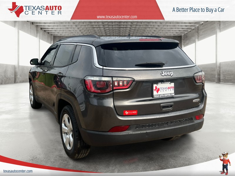 Jeep Compass Vehicle Full-screen Gallery Image 8