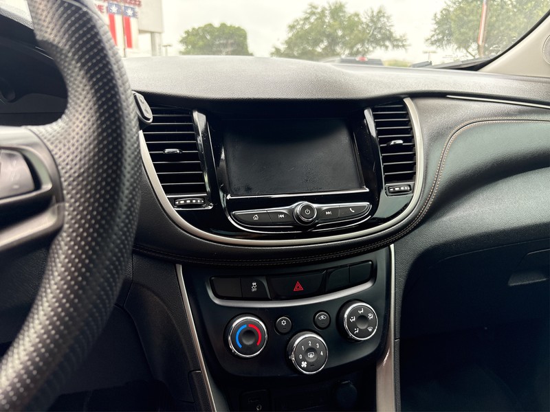 Chevrolet Trax Vehicle Full-screen Gallery Image 11