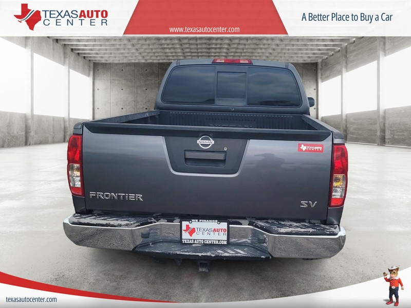 Nissan Frontier Vehicle Full-screen Gallery Image 06
