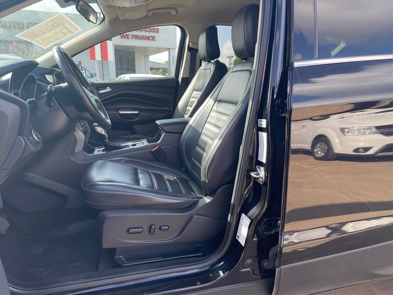 Ford Escape Vehicle Full-screen Gallery Image 08