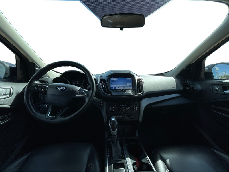 Ford Escape Vehicle Full-screen Gallery Image 15