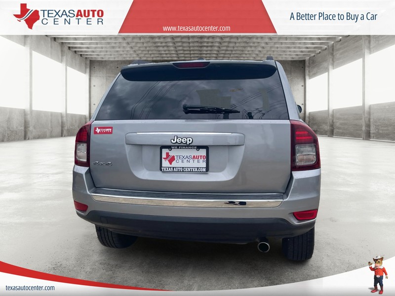 Jeep Compass Vehicle Full-screen Gallery Image 5